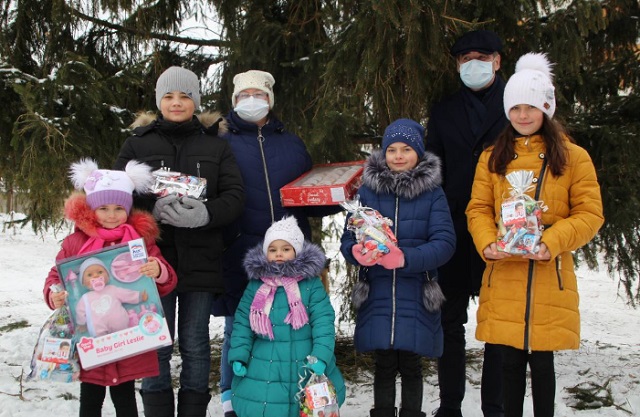 Владимир Чибиркин выразил благодарность депутатам Госсобрания, которые исполняли мечты детей в рамках акции «Елка желаний»
