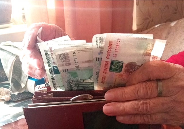 В нерабочие дни в Мордовии изменится график доставки пенсий и соцвыплат