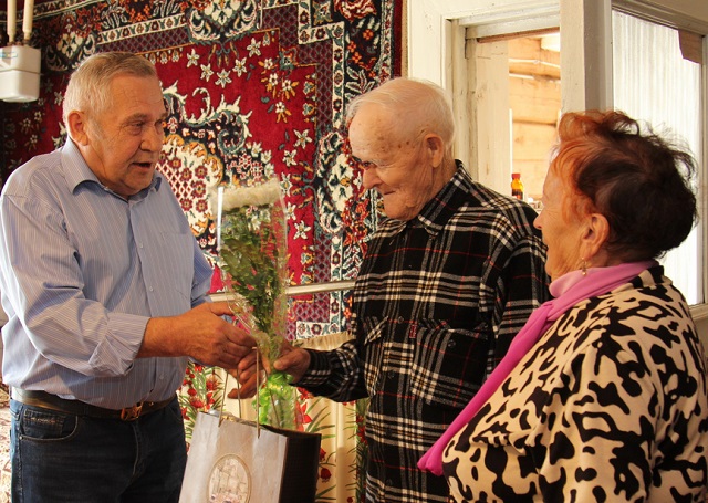 В УФСИН России по Республике Мордовия ветерана Великой Отечественной войны поздравили с юбилеем