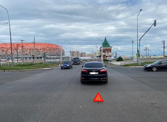 В Саранске столкнулись Renault Duster и Ford Mondeo, пострадал один из водителей