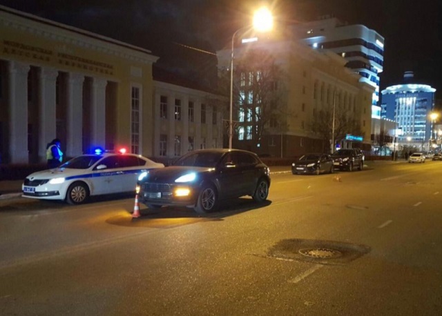 В Саранске нетрезвый пешеход попал под колеса Porsche Macan под управлением 36-летней автоледи