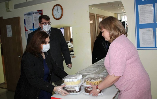 Волонтеры поддержали врачей Станций скорой медицинской помощи Саранска