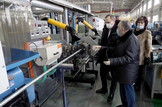 Артём Здунов посетил производственные площадки группы компаний «Оптикэнерго»