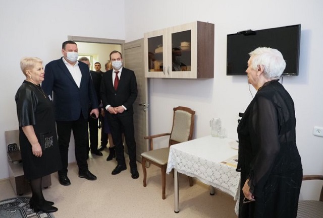 Министр труда и социальной защиты РФ Антон Котяков осмотрел в Мордовии новое здание дома-интерната для престарелых и инвалидов