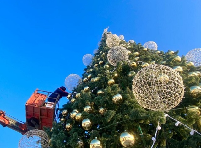 В Саранске демонтируют новогоднюю иллюминацию