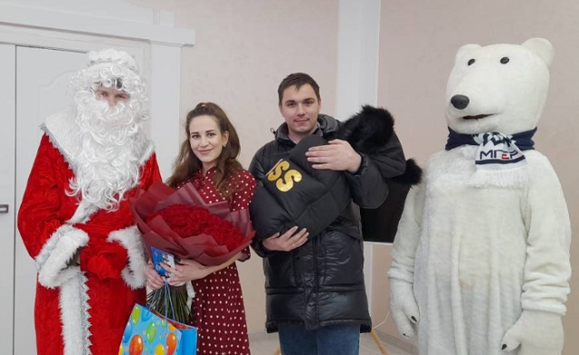 В роддом Саранска переданы подарки для молодых мам
