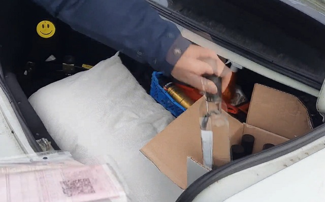 В Мордовии сотрудники ДПС обнаружили немаркированный алкоголь в машине, разыскивается сбытчик