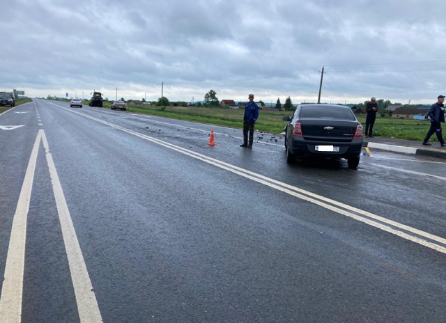 В Мордовии «Шевроле Кобальт» столкнулся с трактором, водитель госпитализирован