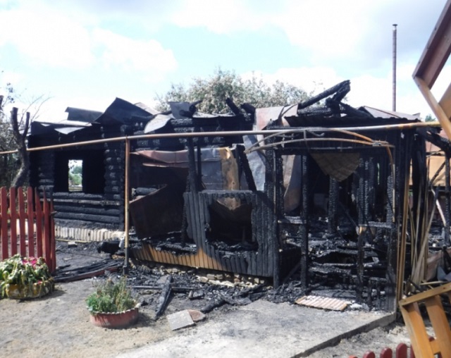 Житель Мордовии сжег свой дом после ссоры с женой 