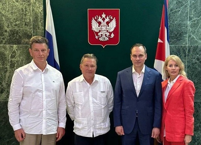 Глава Мордовии встретился с Чрезвычайным и Полномочным Послом России на Кубе Виктором Коронелли