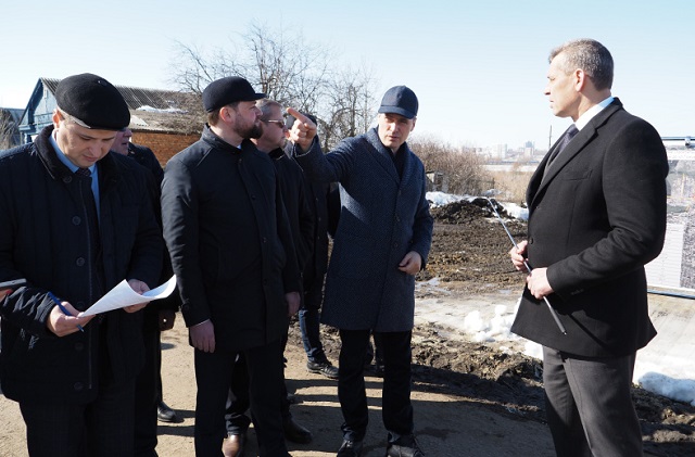 Артём Здунов оценил темпы строительства участка автодороги по улице Строительной