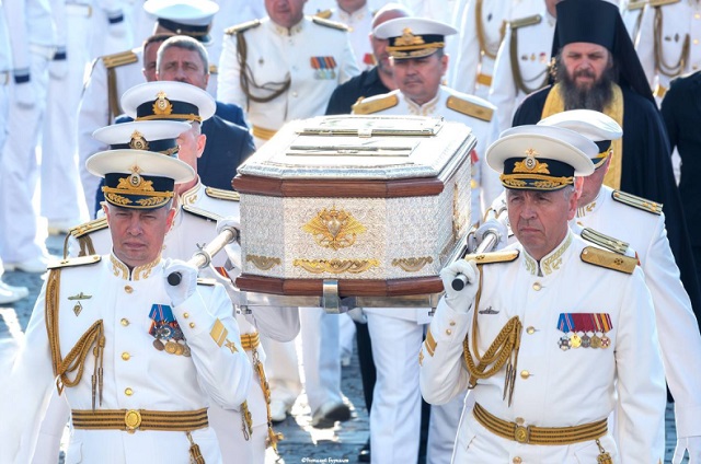 Мощи адмирала Федора Ушакова доставили из Мордовии в Кронштадт