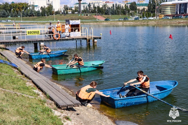 В Саранске прошли соревнования среди учащихся по водно-спасательному троеборью