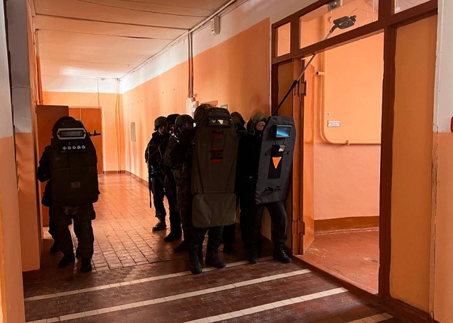 В Мордовии прошли учения по пресечению теракта в учебном заведении 