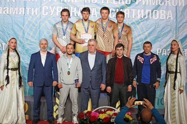 Борцы из Мордовии завоевали две награды международного турнира в Каспийске