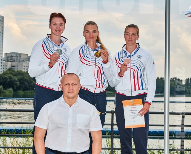 Елена Анюшина завоевала медали Чемпионата России по гребле на байдарках и каноэ